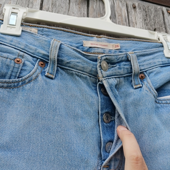 Levi's Wedgie Straight Leg Button Fly Blue Jeans Pants Women’s Size 26 - Picture 5 of 6
